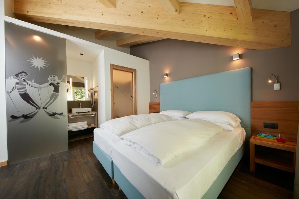 Hotel Valacia Pozza di Fassa Habitación foto