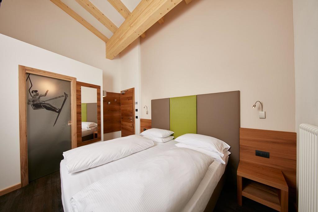 Hotel Valacia Pozza di Fassa Habitación foto