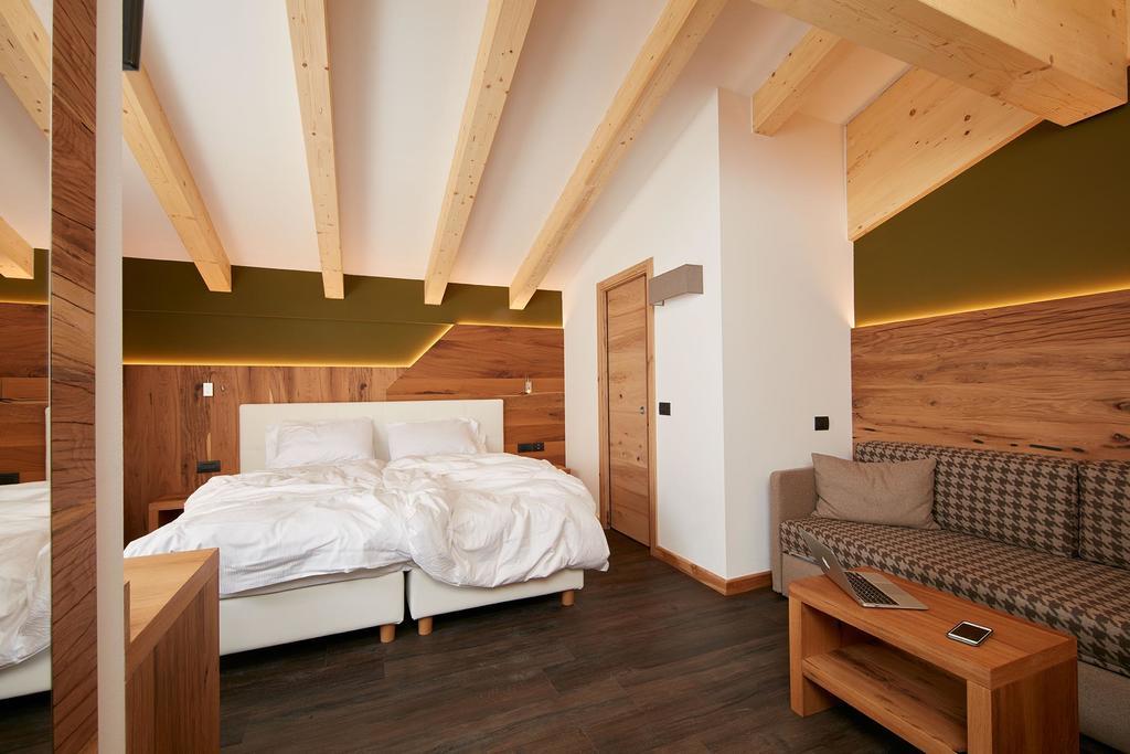 Hotel Valacia Pozza di Fassa Habitación foto